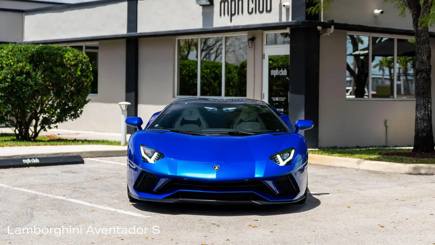 lamborghini-aventador-s-rental-vs-ferrari-812-superfast-rental-mph-club-front-view03