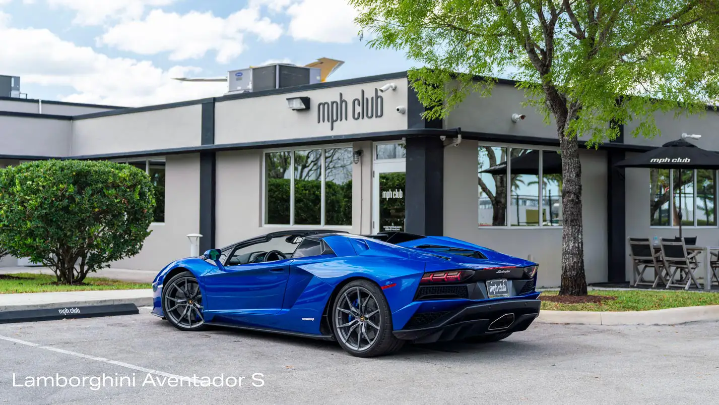 lamborghini-aventador-s-rental-vs-ferrari-812-superfast-rental-mph-club-side-view001
