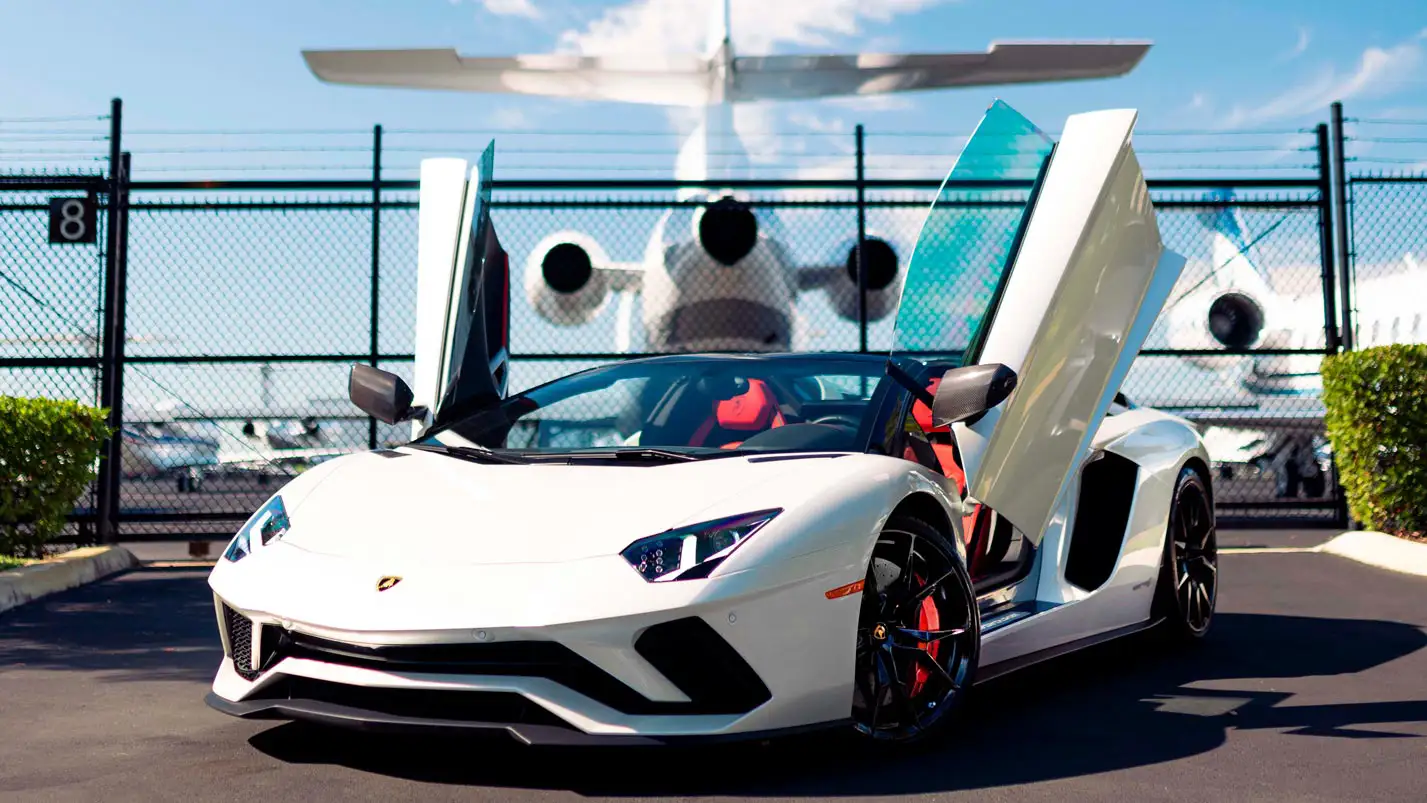 The ultimate guide to rent a convertible in Miami blog post - mph club 6