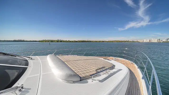 70 Azimut Lupo 1 Yacht Charter bow view - mph club