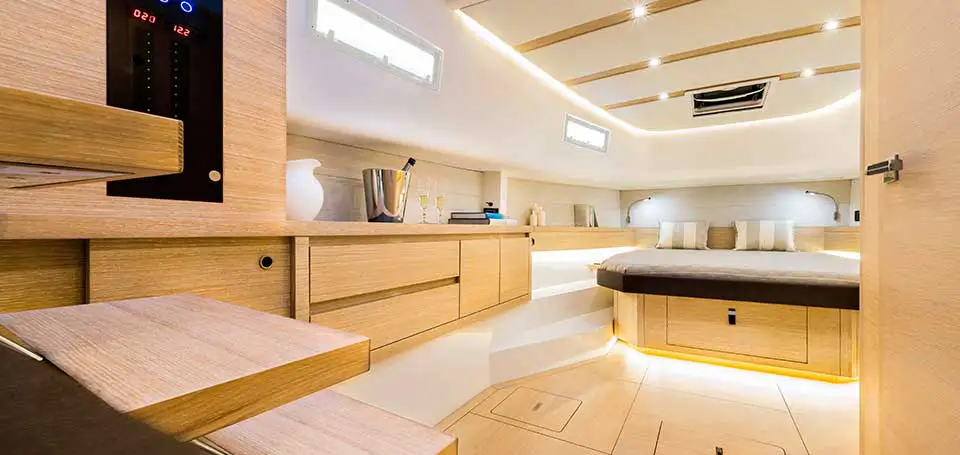 Yacht charters with mph club Pardo 43 (2)