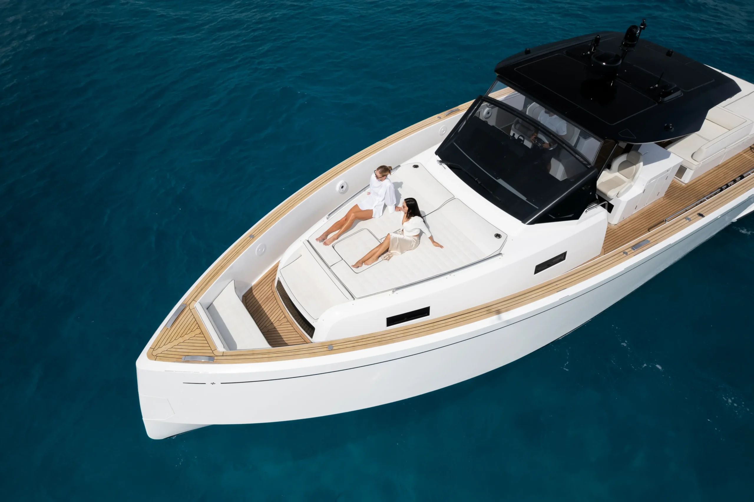 Yacht charters with mph club Pardo 50